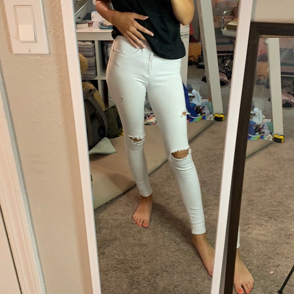 Hollister Denim - 🌸5/$15🌸White Hollister Skinny Jeans